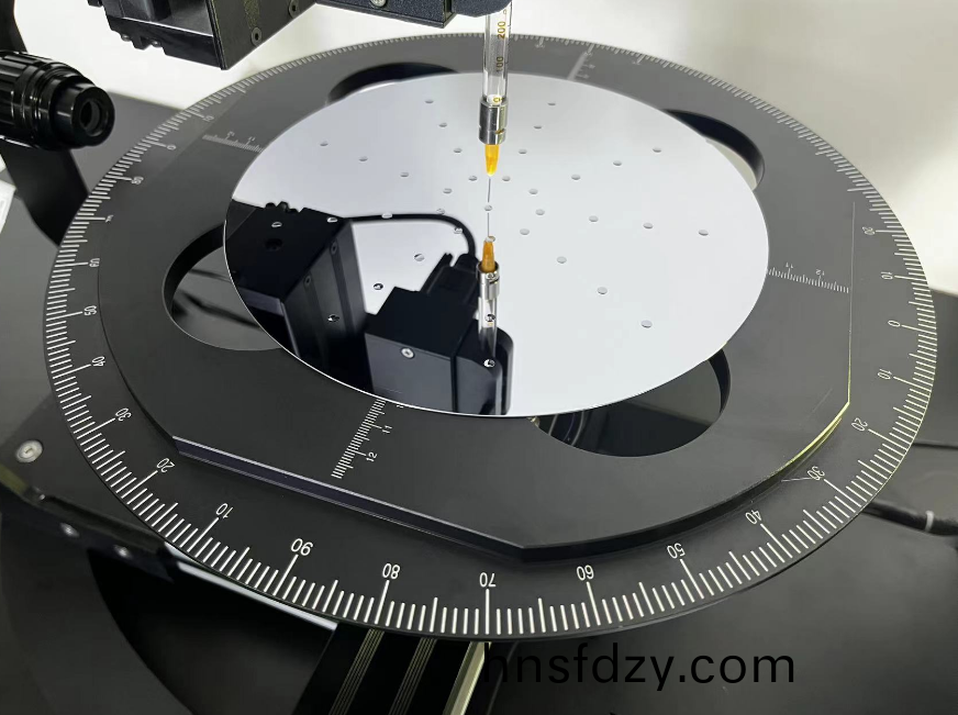 水滴(di)角測(ce)量儀測量半導體晶圓的撡作過程